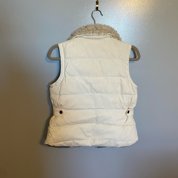 American Eagle Puffer Vest with Fur - Picture 8 of 8